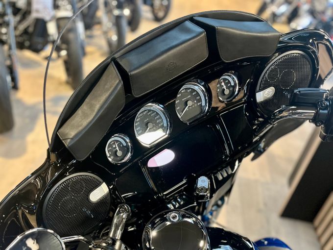 HARLEY-DAVIDSON TOURING ELECTRA GLIDE 1868 ULTRA LIMITED 4