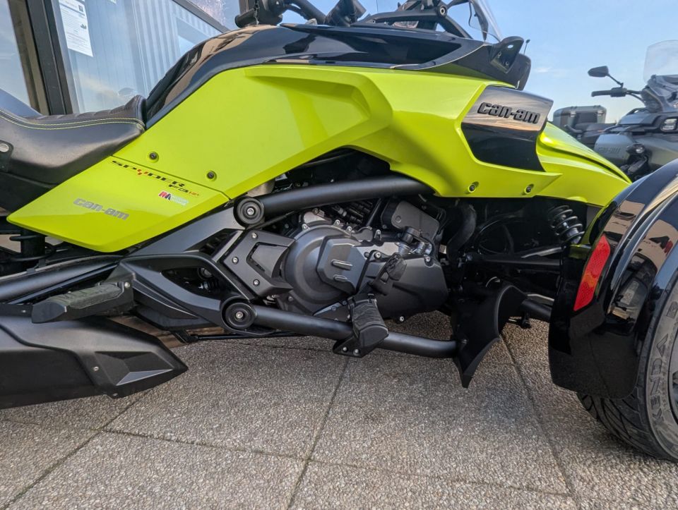 CAN-AM SPYDER F3-S 4