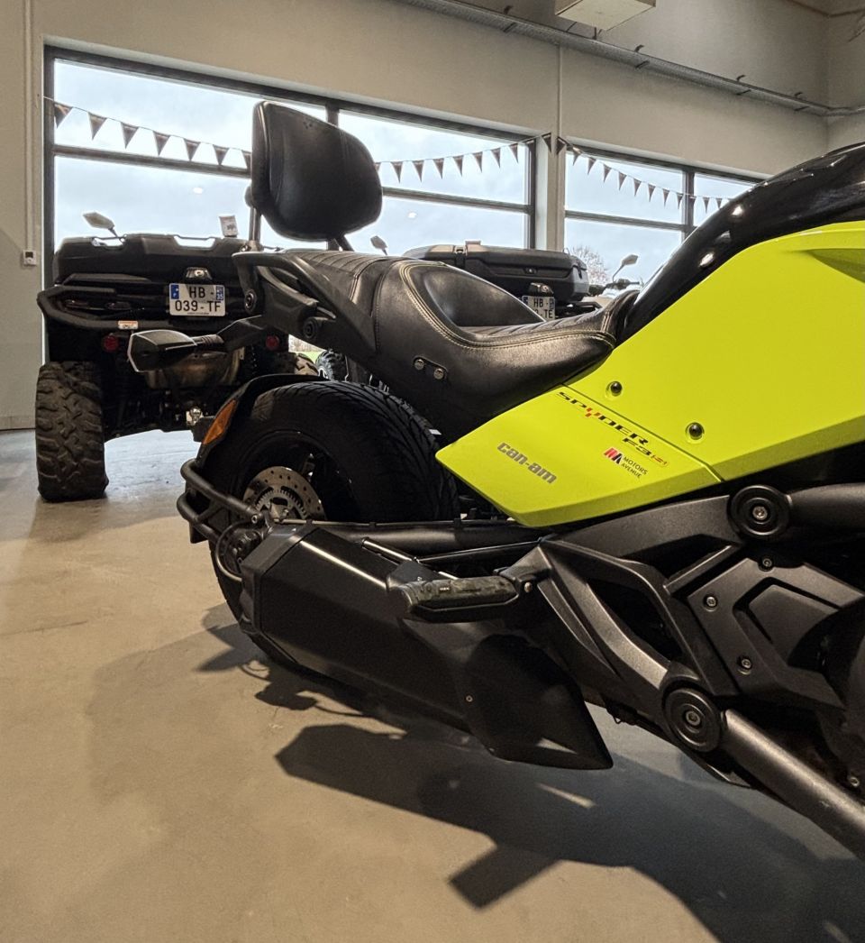 CAN-AM SPYDER F3-S 4