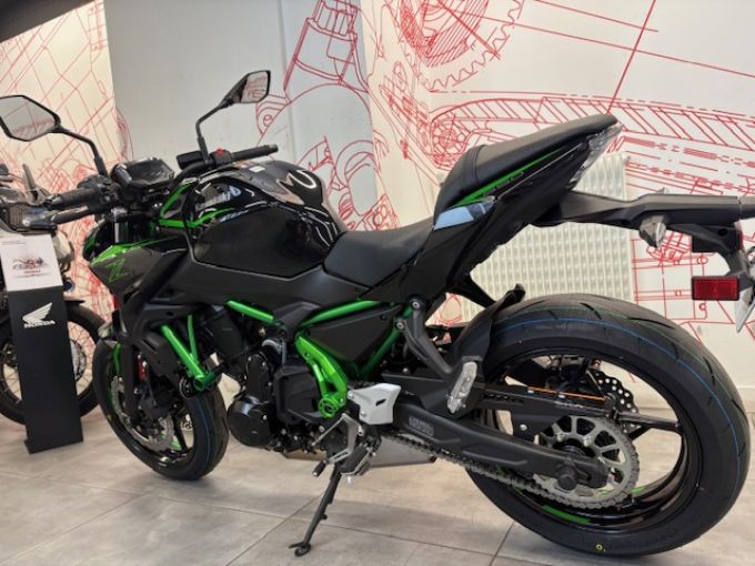 KAWASAKI Z 650 (47.5CV) 4