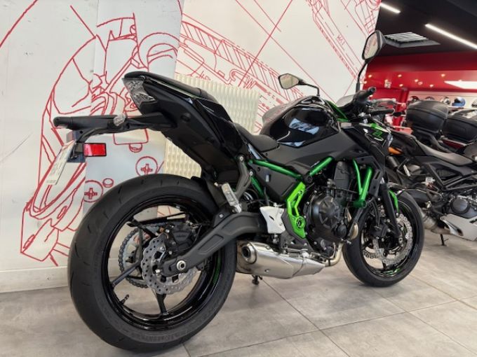 KAWASAKI Z 650 (47.5CV) 4