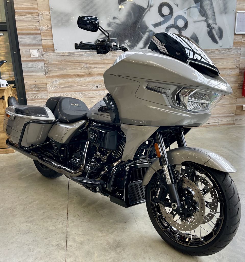 HARLEY-DAVIDSON TOURING ROAD GLIDE 1977 CVO 4