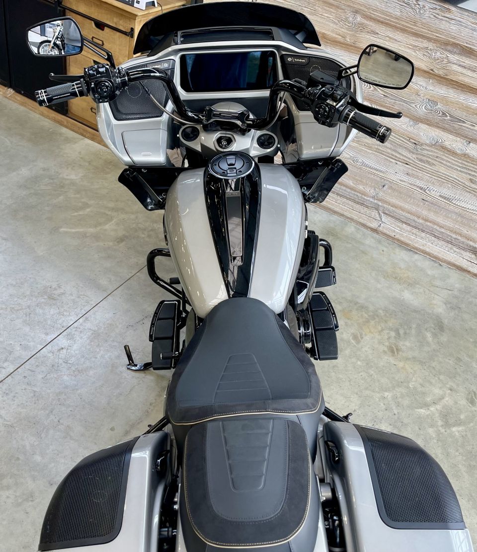 HARLEY-DAVIDSON TOURING ROAD GLIDE 1977 CVO 4