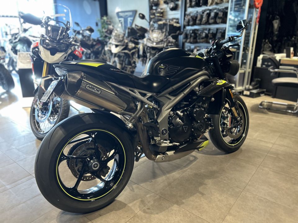 TRIUMPH SPEED TRIPLE 1050 RS 4
