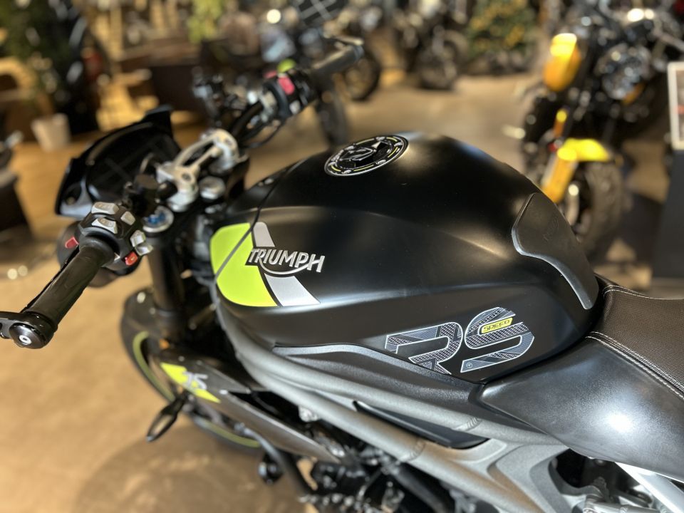 TRIUMPH SPEED TRIPLE 1050 RS 4