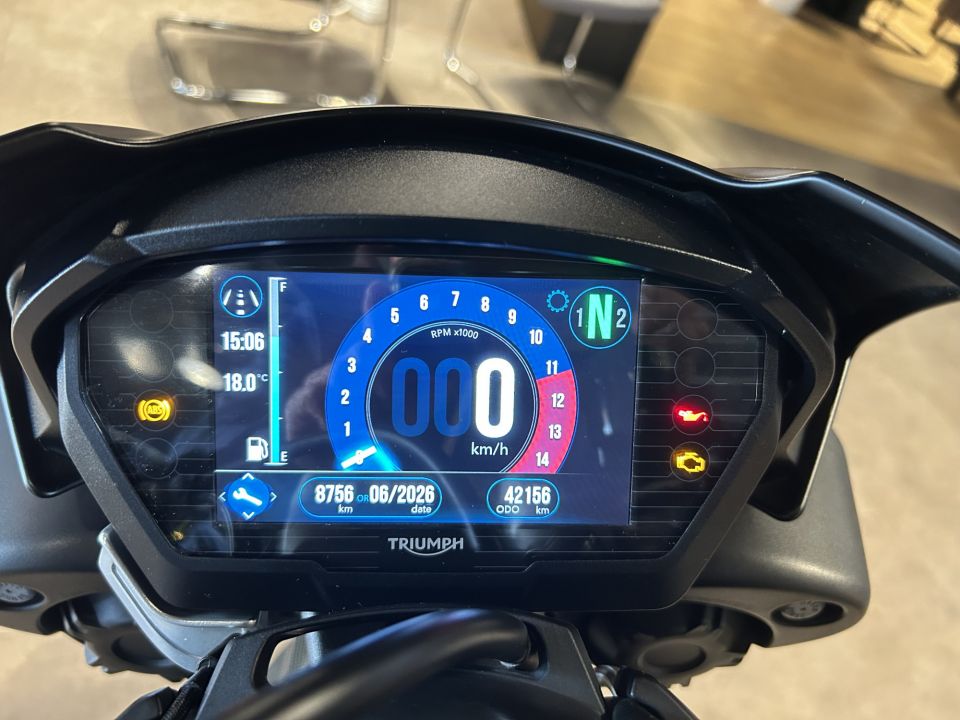 TRIUMPH SPEED TRIPLE 1050 RS 4