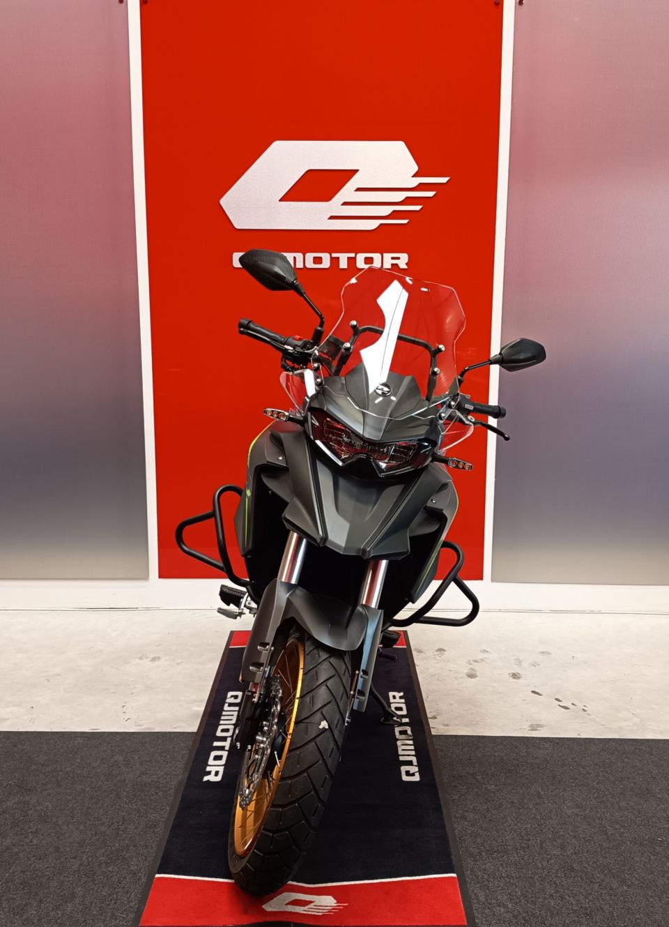 QJ MOTOR SRT 700 X 4