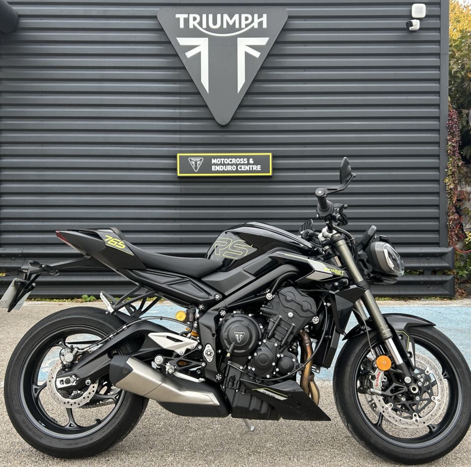 TRIUMPH STREET TRIPLE 765 RS 4