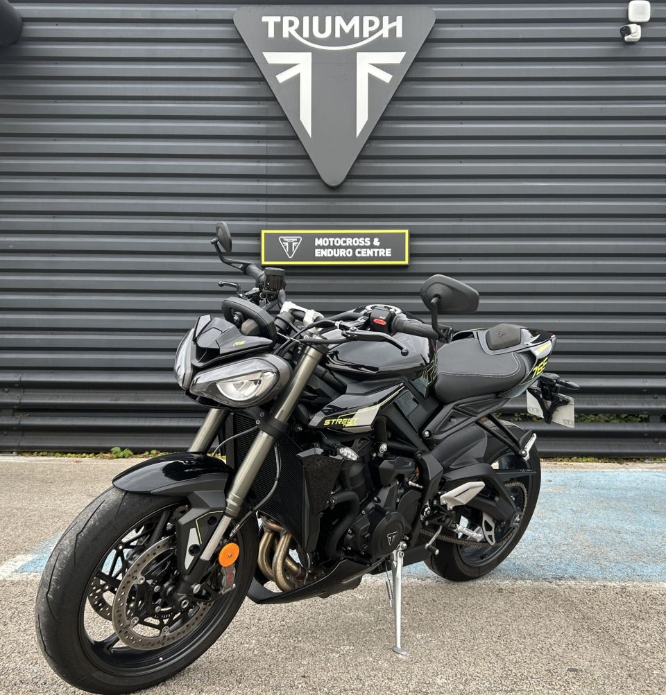 TRIUMPH STREET TRIPLE 765 RS 4