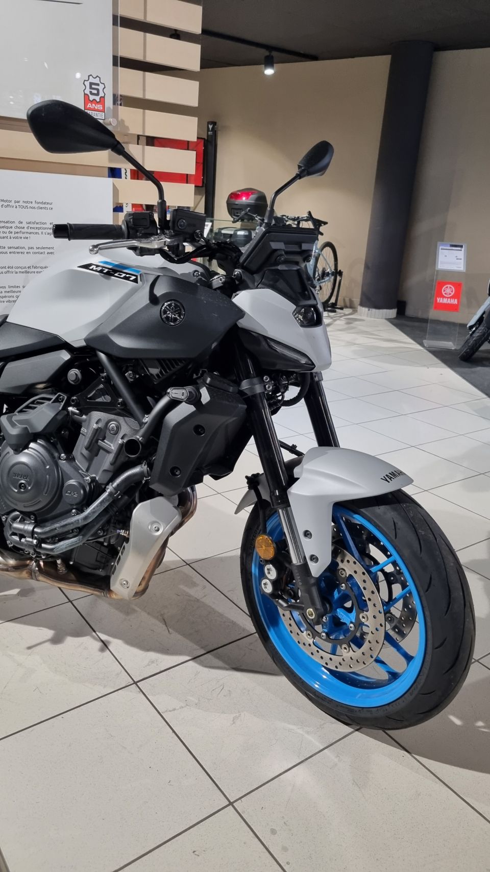 YAMAHA MT-07 Y-AMT 4