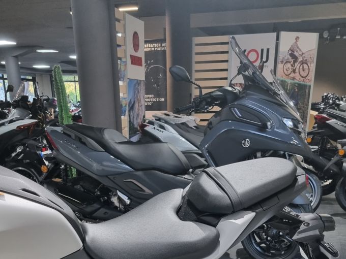 YAMAHA MT-07 Y-AMT 4