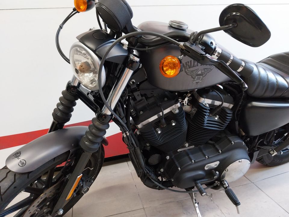 HARLEY-DAVIDSON SPORTSTER 883 IRON 4