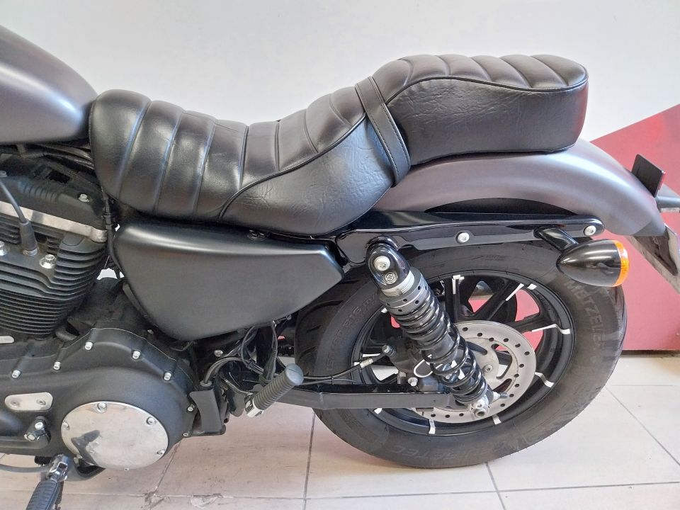 HARLEY-DAVIDSON SPORTSTER 883 IRON 4