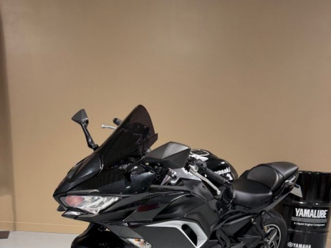 KAWASAKI NINJA 650 4