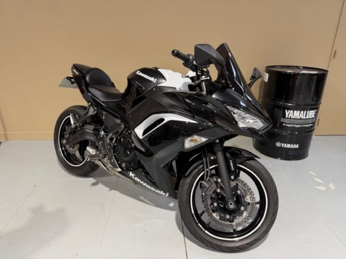 KAWASAKI NINJA 650 4