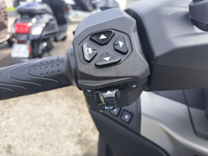 PIAGGIO MP3 400 HPE SPORT ABS ASR 4