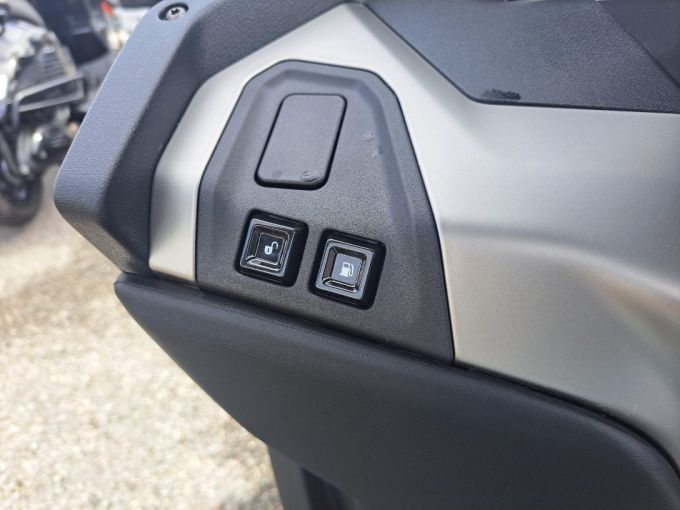 PIAGGIO MP3 400 HPE SPORT ABS ASR 4