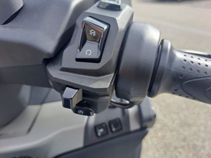 PIAGGIO MP3 400 HPE SPORT ABS ASR 4