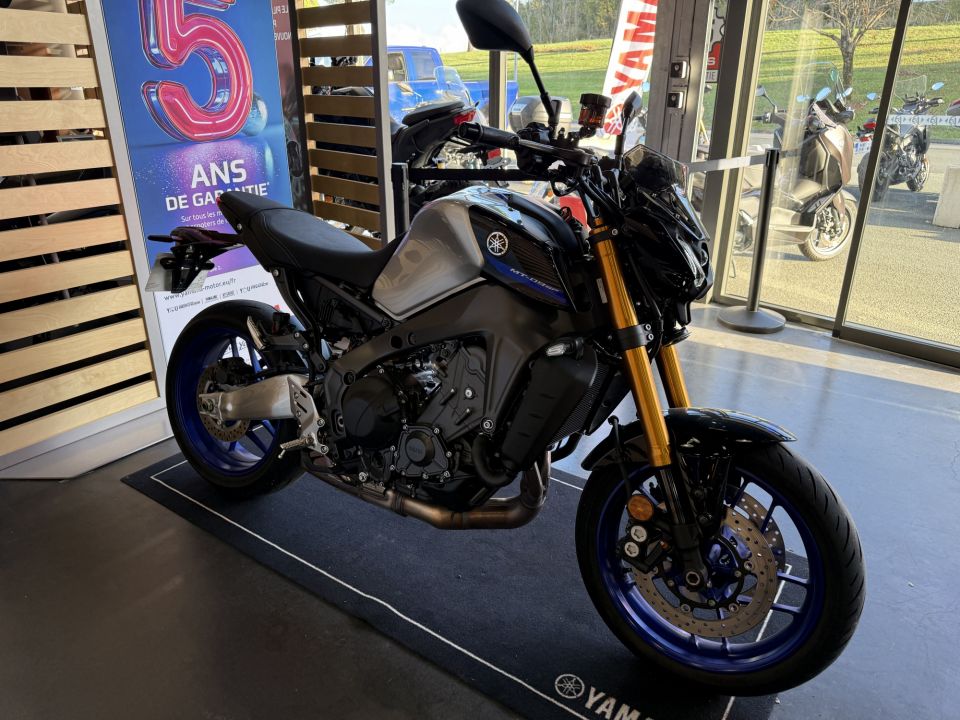 YAMAHA MT-09 SP 4