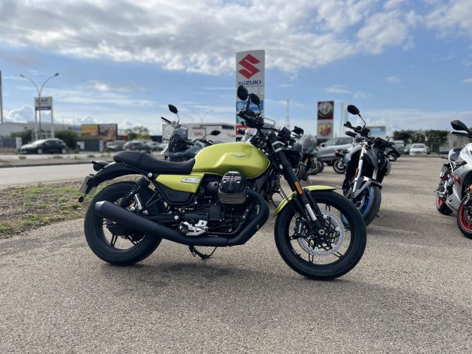 MOTO GUZZI V7 SPORT 4