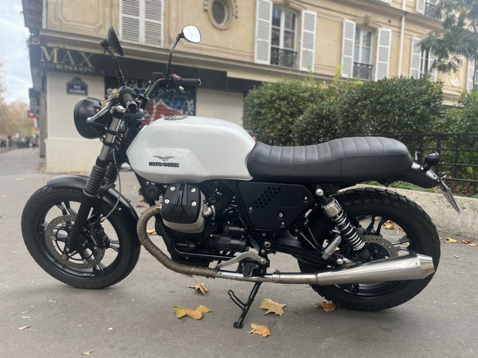MOTO GUZZI V7 II STONE 4
