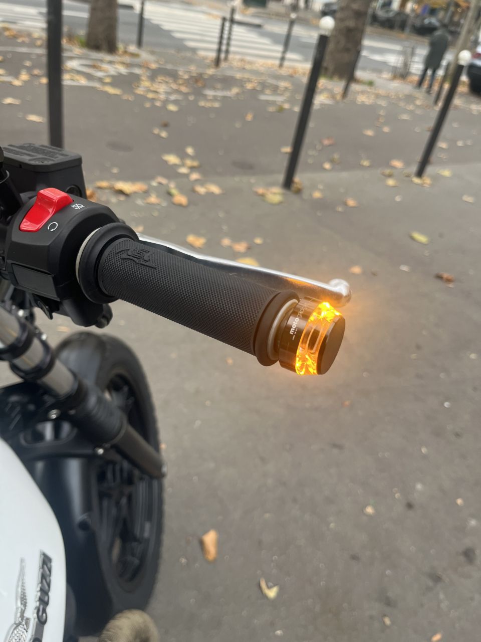 MOTO GUZZI V7 II STONE 4