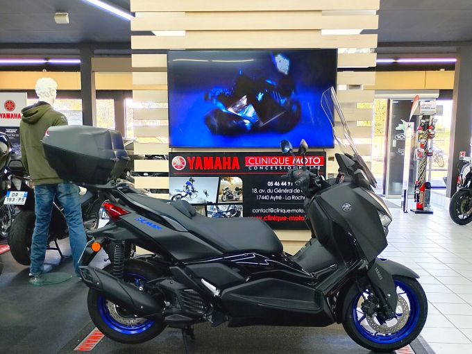 YAMAHA X-MAX 125 4