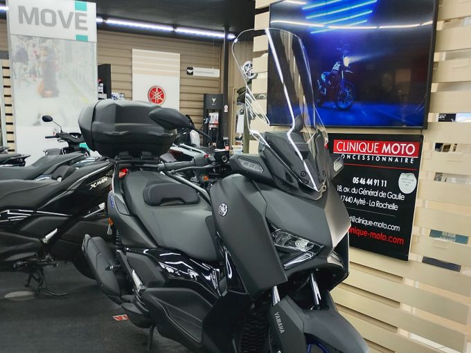 YAMAHA X-MAX 125 4