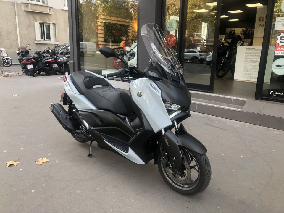 YAMAHA XMAX 125 TECH MAX+ 4