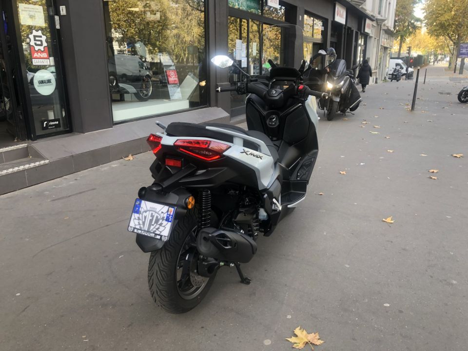 YAMAHA XMAX 125 TECH MAX+ 4