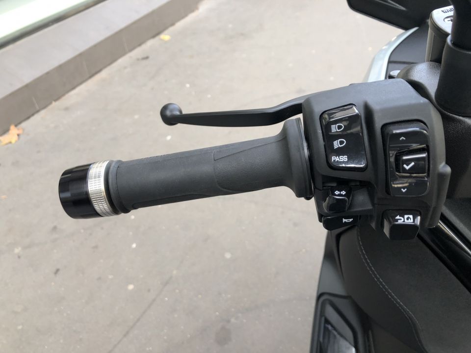 YAMAHA XMAX 125 TECH MAX+ 4