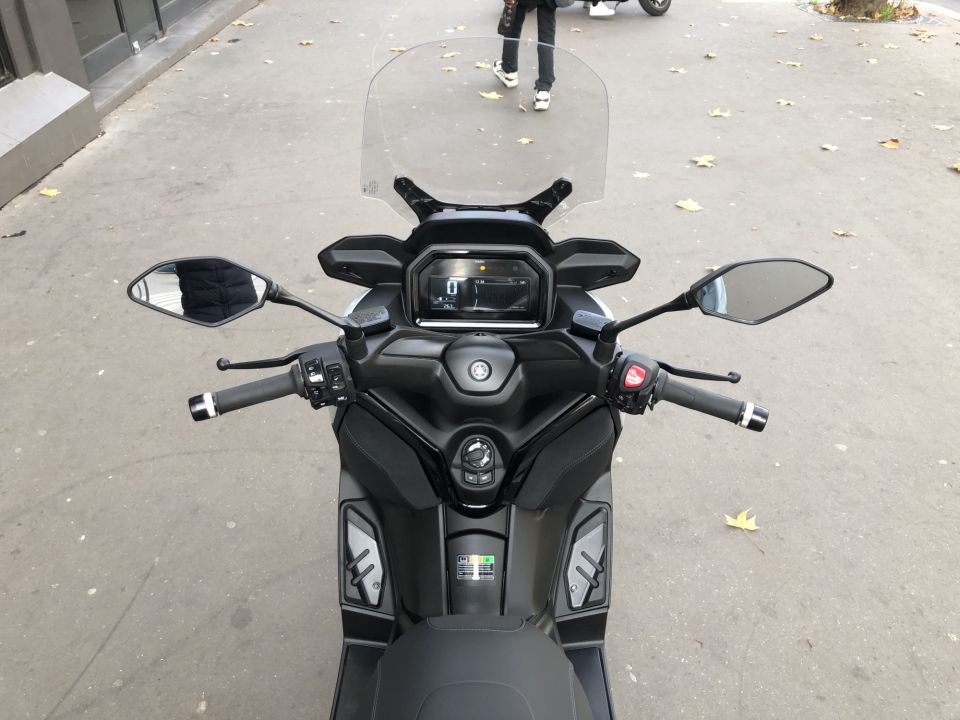 YAMAHA XMAX 125 TECH MAX+ 4