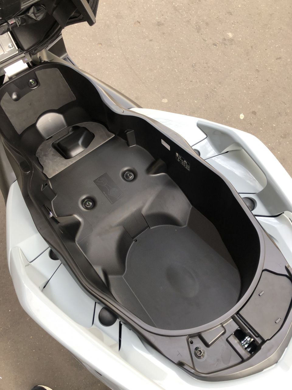 YAMAHA XMAX 125 TECH MAX+ 4