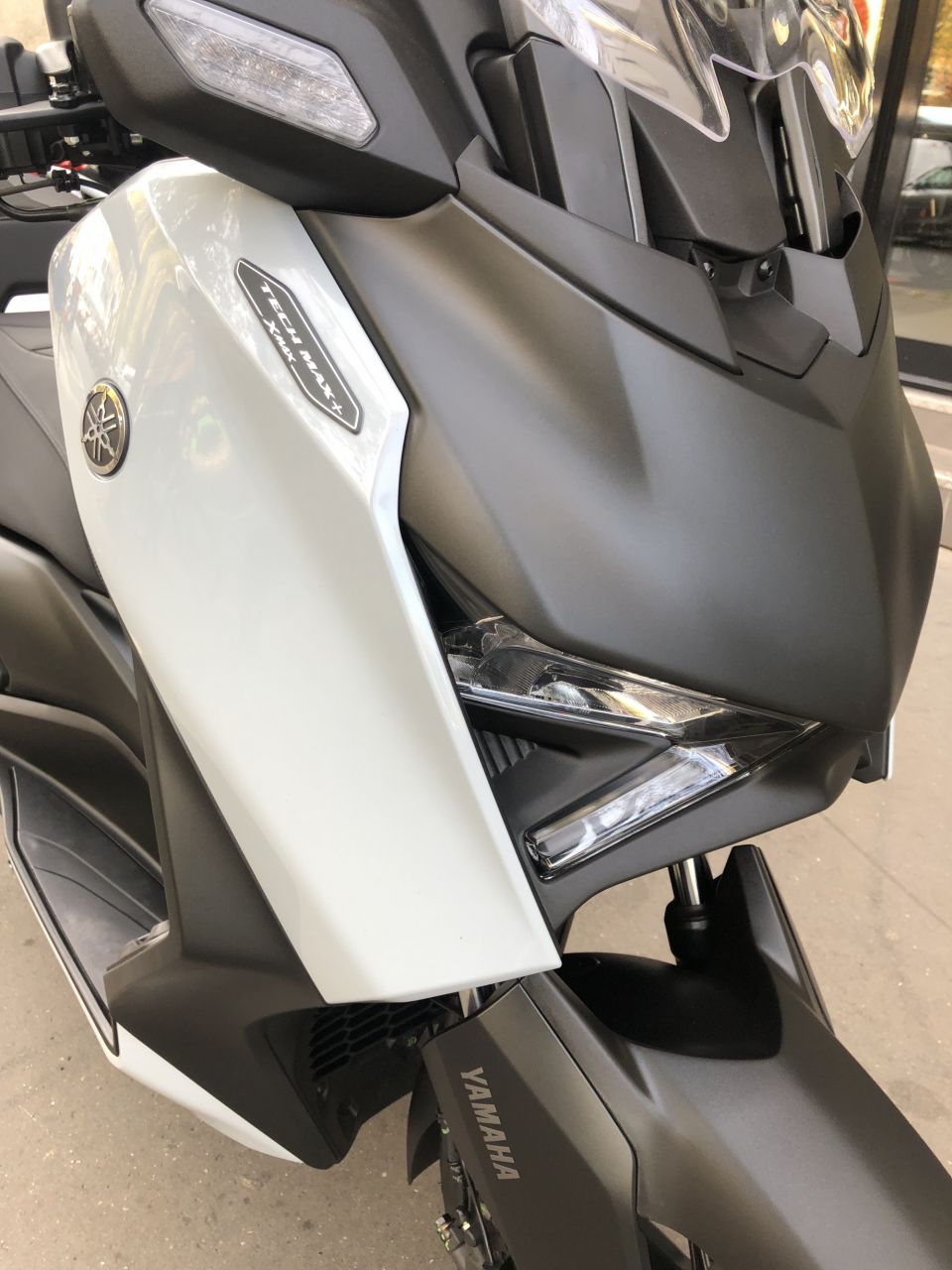 YAMAHA XMAX 125 TECH MAX+ 4