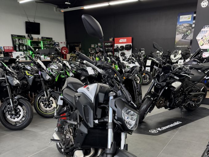 YAMAHA MT-07 (47.5CV) 4