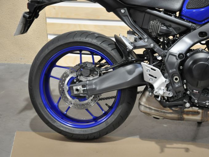 YAMAHA MT-09 4