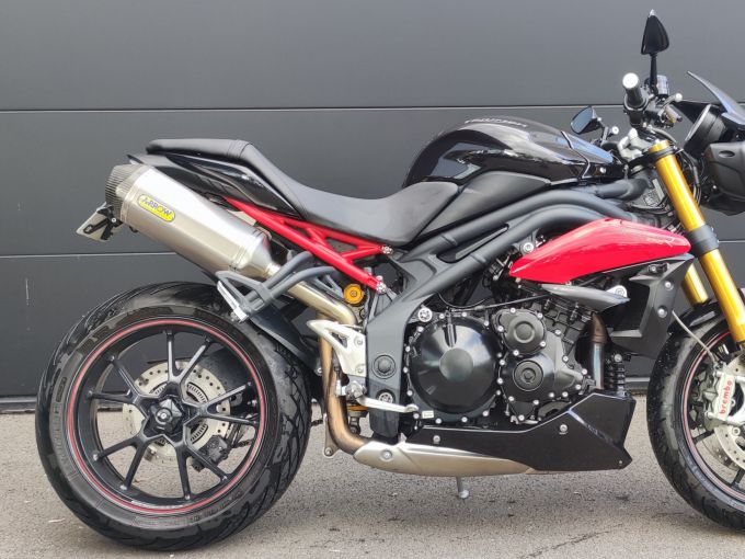 TRIUMPH SPEED TRIPLE 1050 R 4