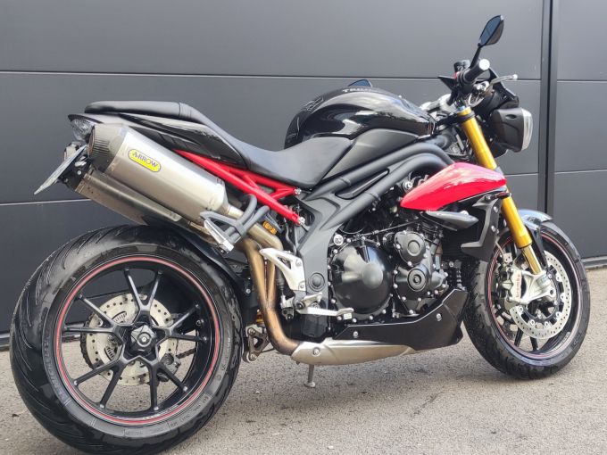 TRIUMPH SPEED TRIPLE 1050 R 4