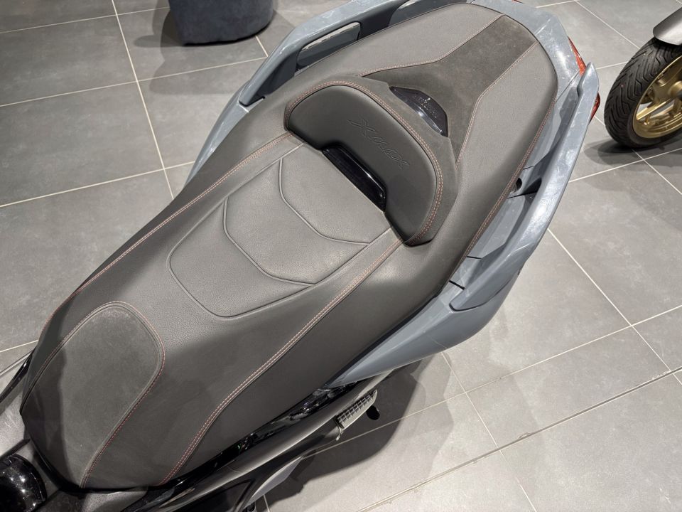 YAMAHA X-MAX 300 TECH MAX 4