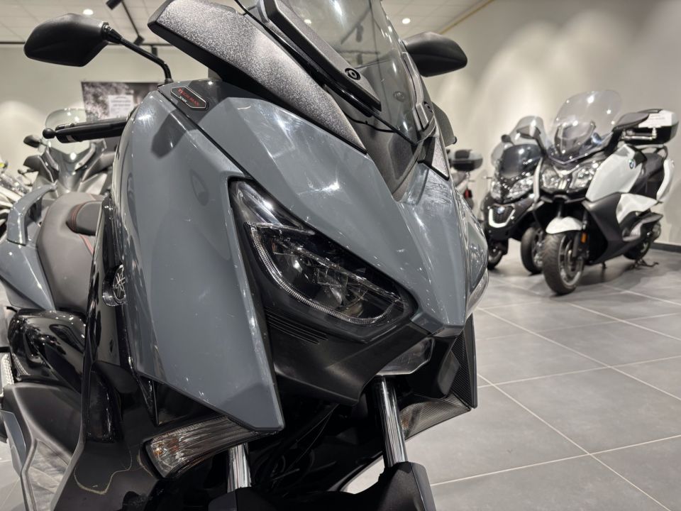YAMAHA X-MAX 300 TECH MAX 4