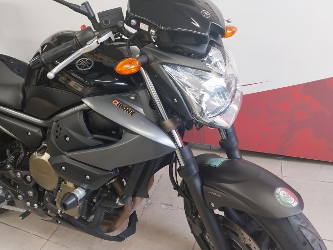 YAMAHA XJ6 N 4