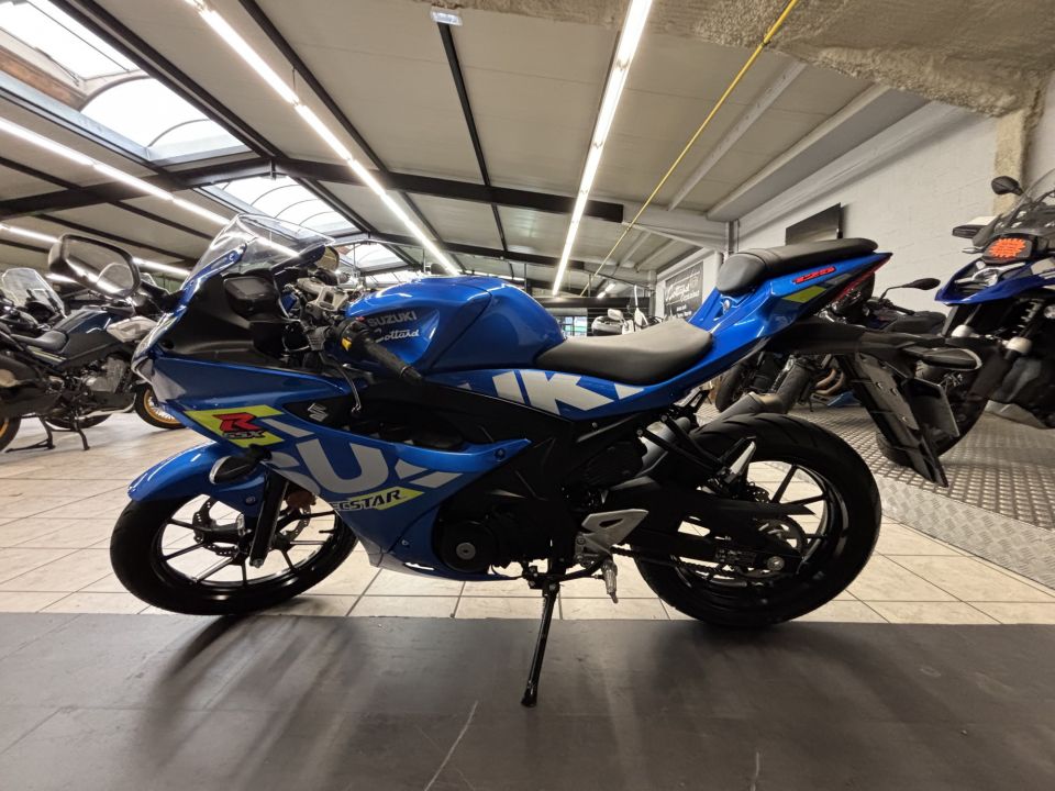 SUZUKI GSX-R 125 4