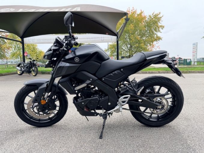 YAMAHA MT-125 ABS 4