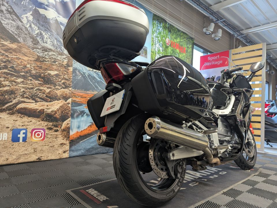YAMAHA FJR 1300 ABS 4