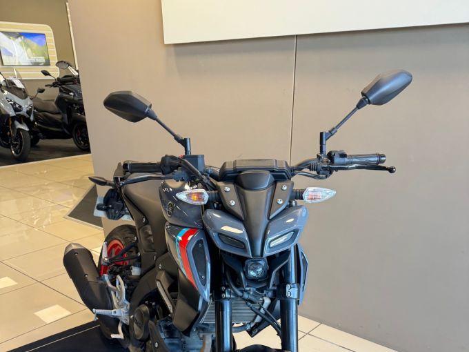 YAMAHA MT-125 ABS 4