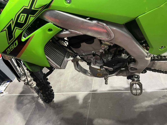 KAWASAKI KXF 250 4