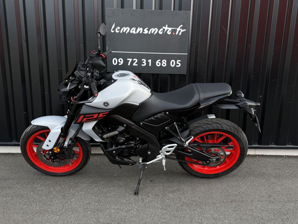YAMAHA MT-125 ABS 4
