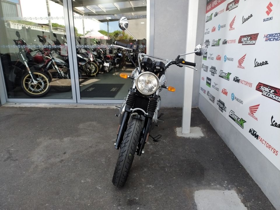 ROYAL ENFIELD Interceptor 650 4