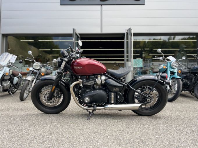 TRIUMPH Bonneville Bobber 1200 4