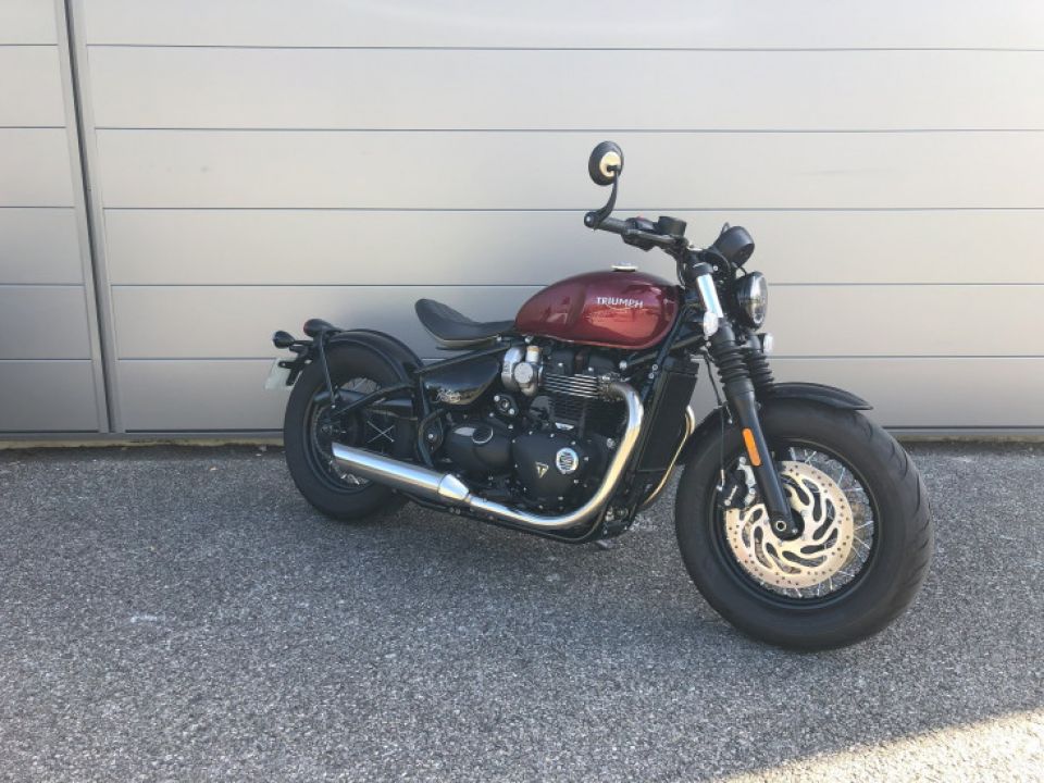 TRIUMPH Bonneville Bobber 1200 4